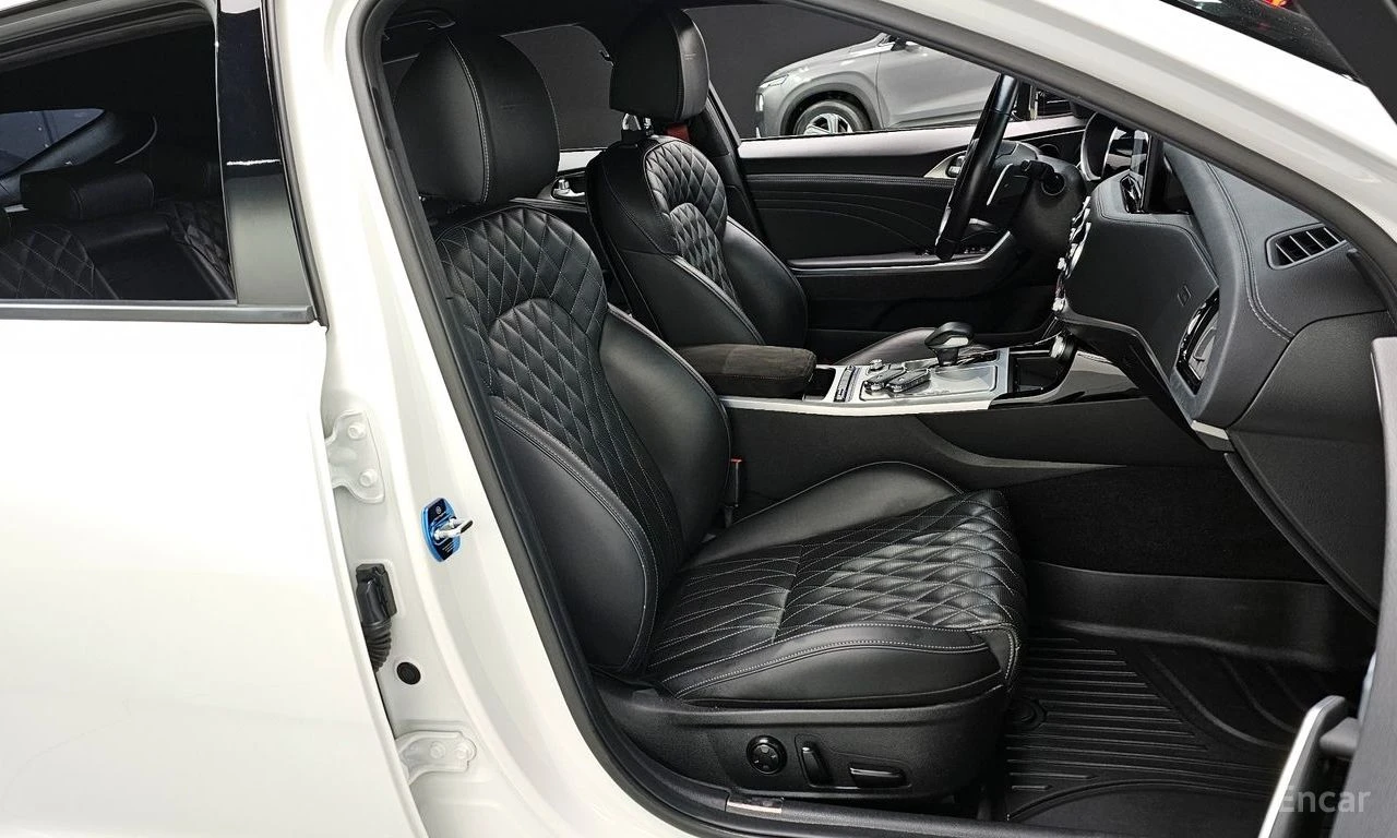 Kia Stinger 3.3 GT Masters* HARMAN KARDON* HEAD-UP* 360 CAM* , снимка 7 - Автомобили и джипове - 54894106