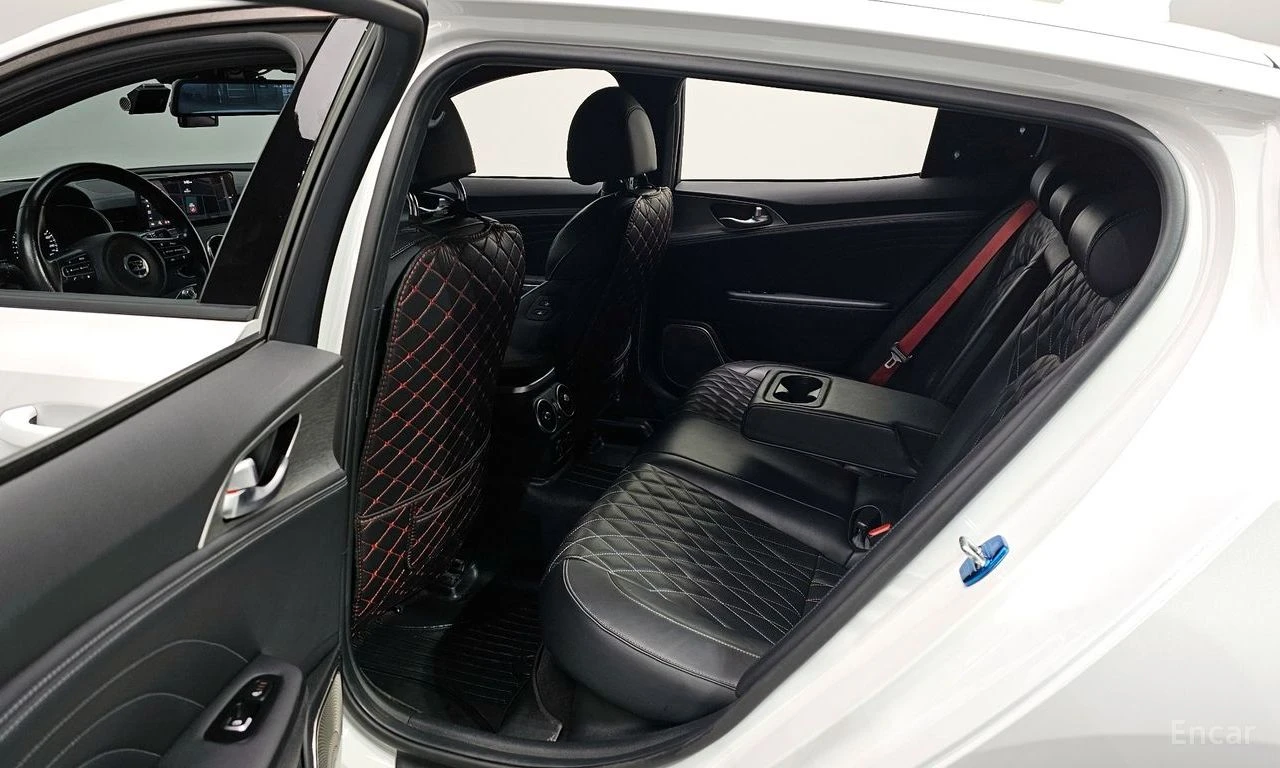 Kia Stinger 3.3 GT Masters* HARMAN KARDON* HEAD-UP* 360 CAM* , снимка 15 - Автомобили и джипове - 54894106