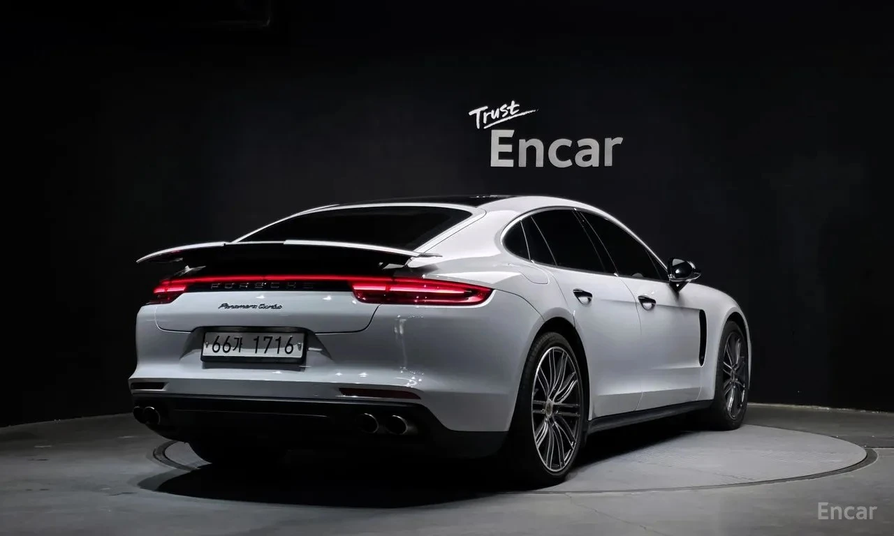 Porsche Panamera 971* Turbo* Pano* Navi* Keyless, снимка 3 - Автомобили и джипове - 55252471