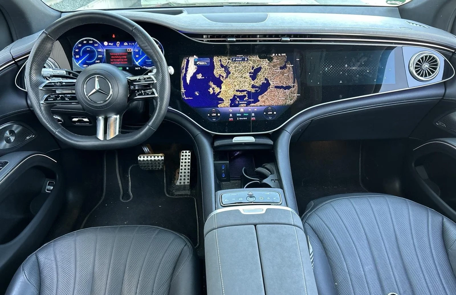Mercedes-Benz EQS 450+ SUV AMG Line Massage, снимка 4 - Автомобили и джипове - 55708113