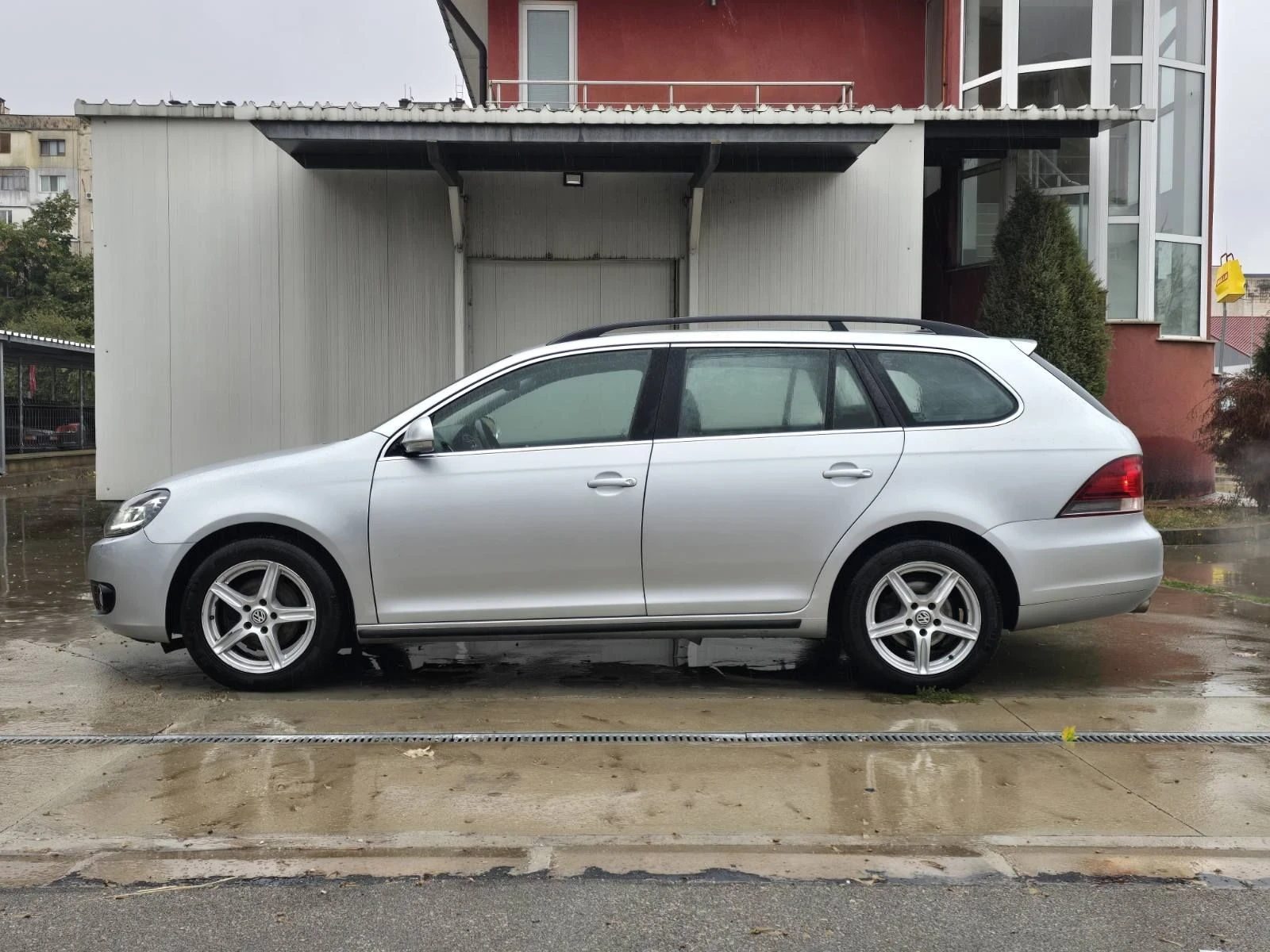 VW Golf 1.6TDI LED, снимка 3 - Автомобили и джипове - 56613373