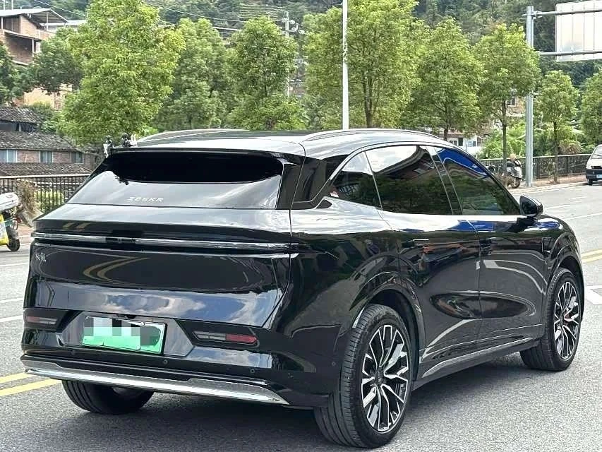 Zeekr 7X, снимка 3 - Автомобили и джипове - 56684976