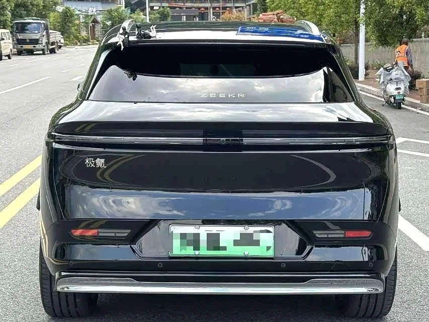 Zeekr 7X, снимка 4 - Автомобили и джипове - 56684976