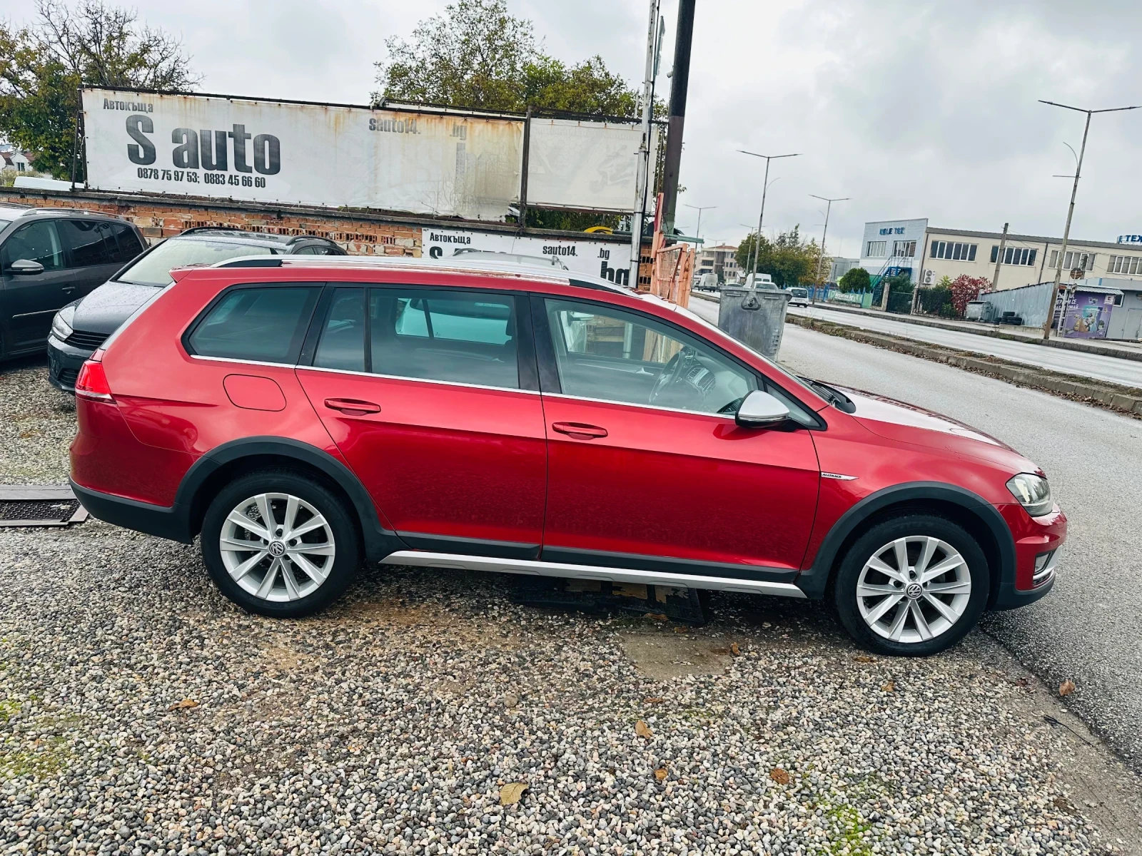 VW Golf 2.0TDI ALLTRACK, снимка 3 - Автомобили и джипове - 56741614