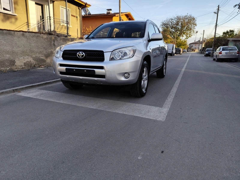 Toyota Rav4 2.2 D4D, снимка 3 - Автомобили и джипове - 47743415