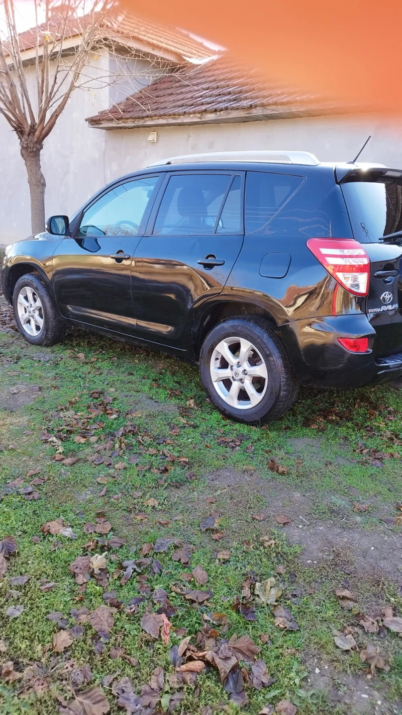 Toyota Rav4 2.2 D4D FACELIFT, снимка 2 - Автомобили и джипове - 47998706