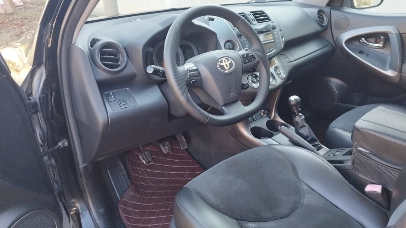 Toyota Rav4 2.2 D4D FACELIFT, снимка 8 - Автомобили и джипове - 47998706