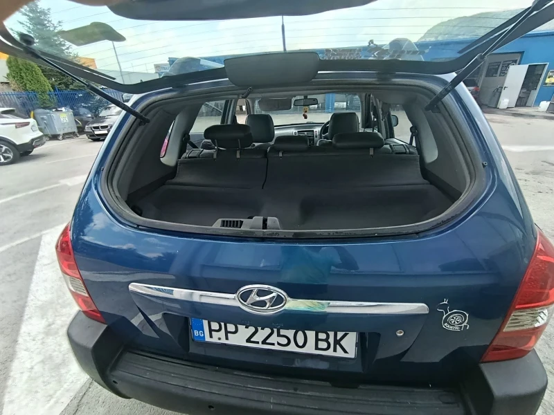 Hyundai Tucson 2.0 CRDI 113 к.с. 4х4 Automatic , снимка 6 - Автомобили и джипове - 53288585