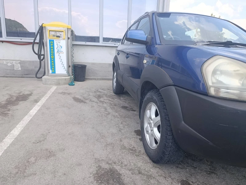 Hyundai Tucson 2.0 CRDI 113 к.с. 4х4 Automatic , снимка 4 - Автомобили и джипове - 53288585