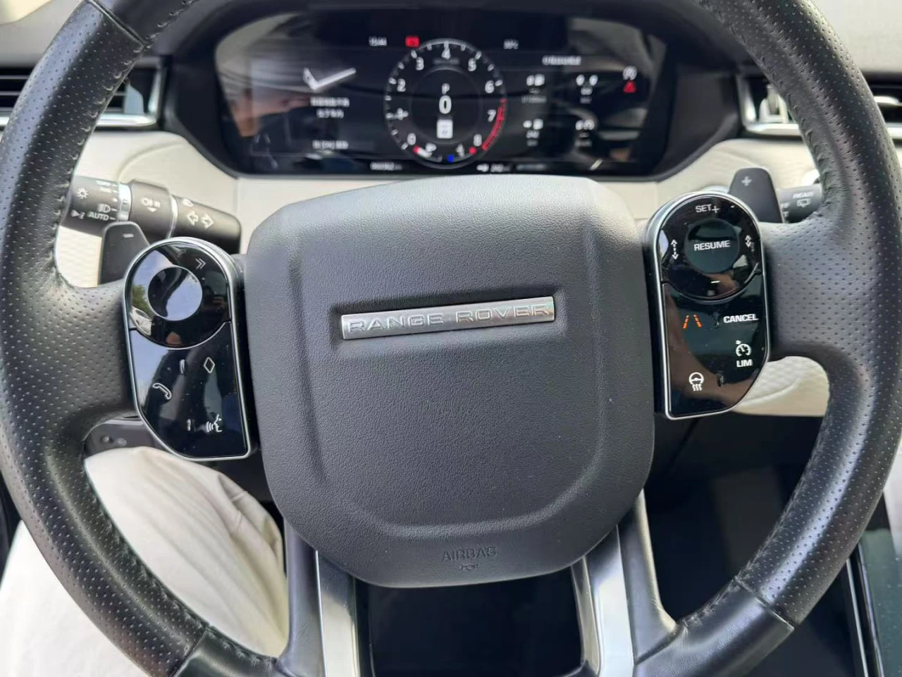 Land Rover Range Rover Velar * CARFAX * АВТО КРЕДИТ * ЦЕНА ДО БГ! - изображение 10