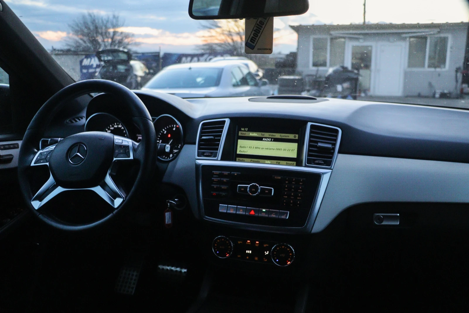 Mercedes-Benz ML 350 D = ЛИЗИНГ= 4-MATIC = TOP = НОВИ ГУМИ + ДЖАНТИ - изображение 7