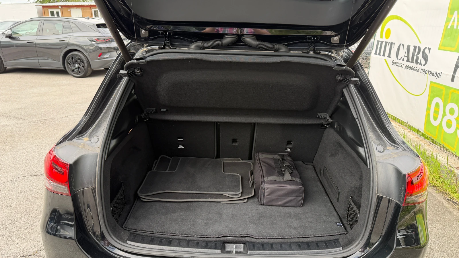 Mercedes-Benz EQA 300 4 Matic 79kWh, снимка 11 - Автомобили и джипове - 54357116