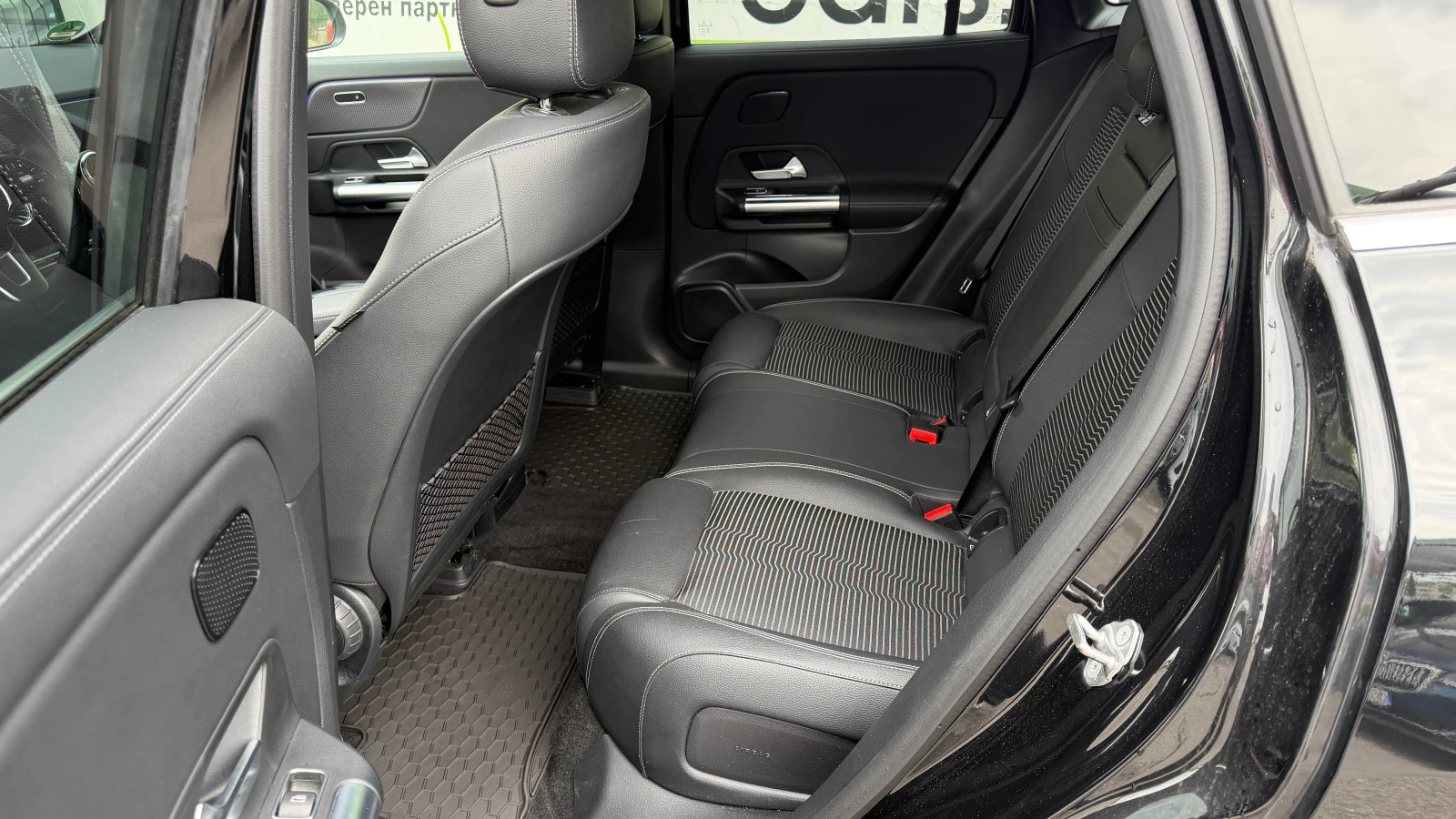 Mercedes-Benz EQA 300 4 Matic 79kWh, снимка 10 - Автомобили и джипове - 54357116