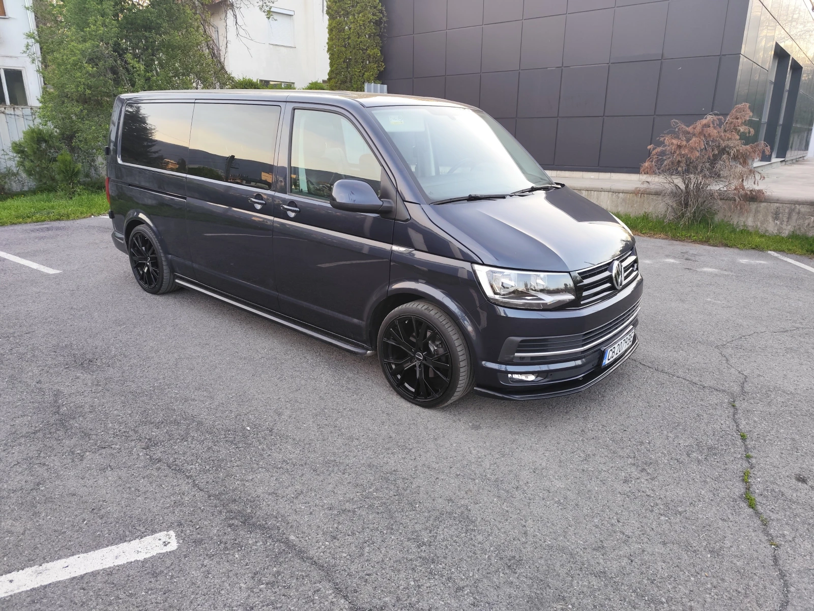 VW Multivan 2.0 - изображение 2