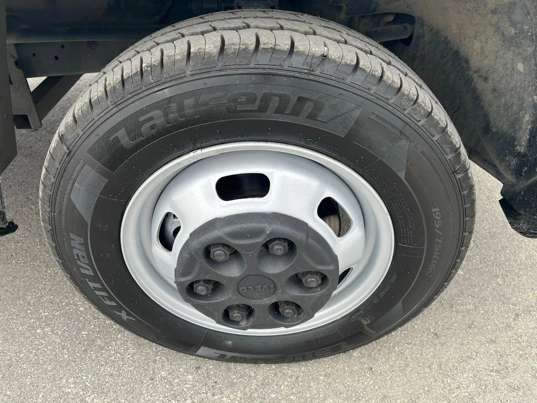 Iveco Daily 35C18 БРЕЗЕНТОВ 3.0L 180KC 7.45М * КЛИМА ПЕРФЕКТЕН, снимка 9 - Бусове и автобуси - 53921549