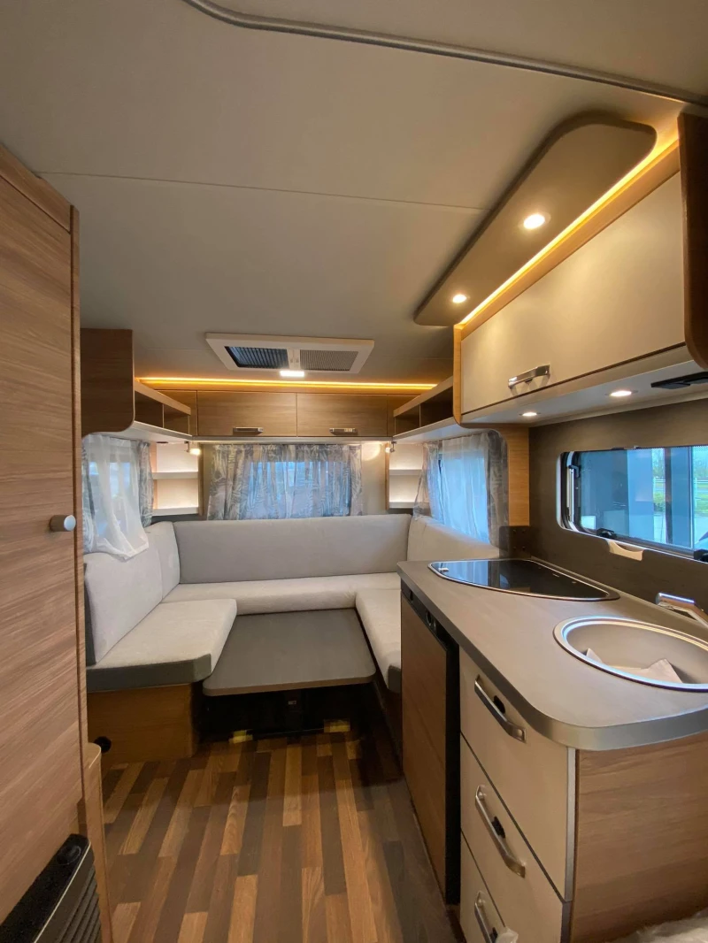 Каравана Weinsberg CaraOne 450FU 2025, снимка 2 - Каравани и кемпери - 50739433