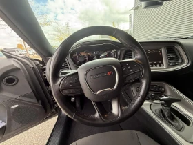 Обява за продажба на Dodge Challenger GT CAM* KEYLESS* APLINE* CRUISE CONTROL*  ~54 370 лв. - изображение 8 | Auto.bg Обява за продажба на Dodge Challenger GT CAM* KEYLESS* APLINE* CRUISE CONTROL*  ~54 370 лв. - изображение 8