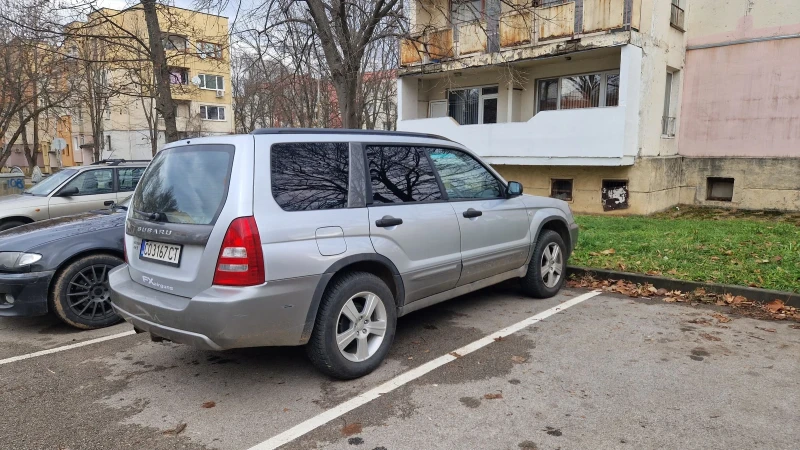 Subaru Forester 2.0 125кс, снимка 3 - Автомобили и джипове - 48487273