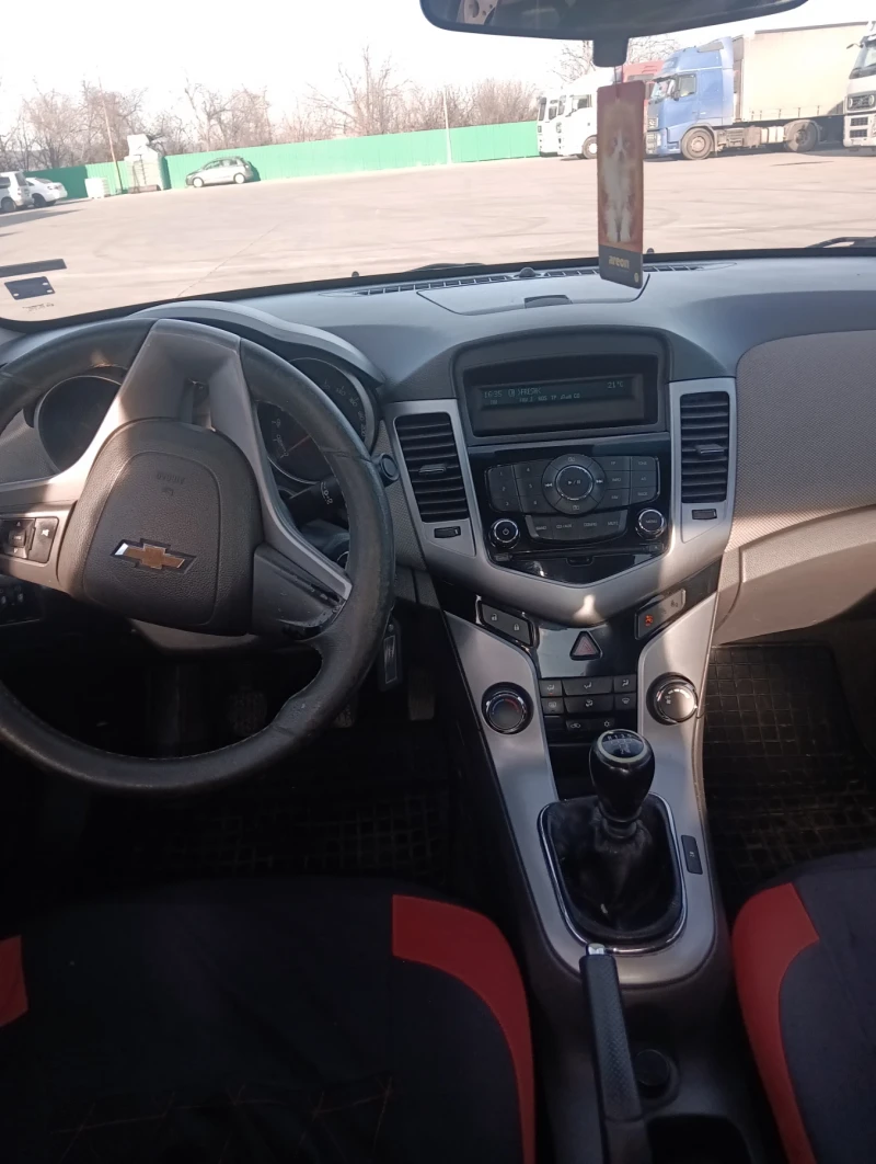 Chevrolet Cruze, снимка 4 - Автомобили и джипове - 49394232