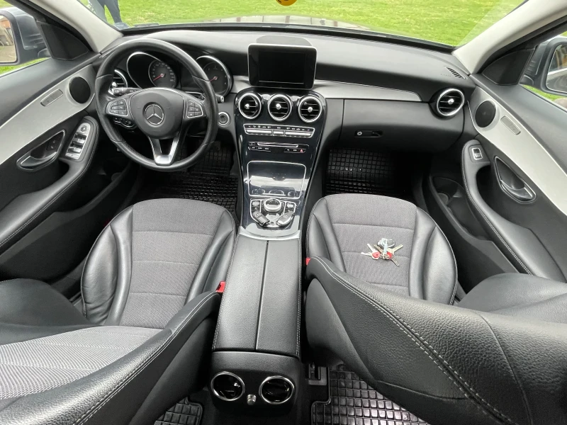 Mercedes-Benz C 200, снимка 16 - Автомобили и джипове - 52637939