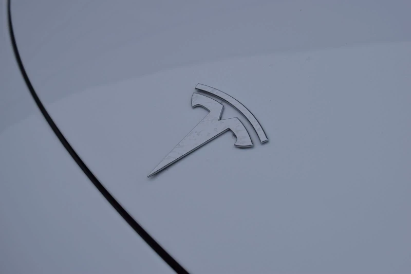 Tesla Model 3, снимка 8 - Автомобили и джипове - 52637696