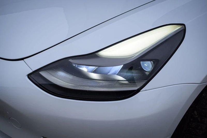 Tesla Model 3, снимка 10 - Автомобили и джипове - 52637696