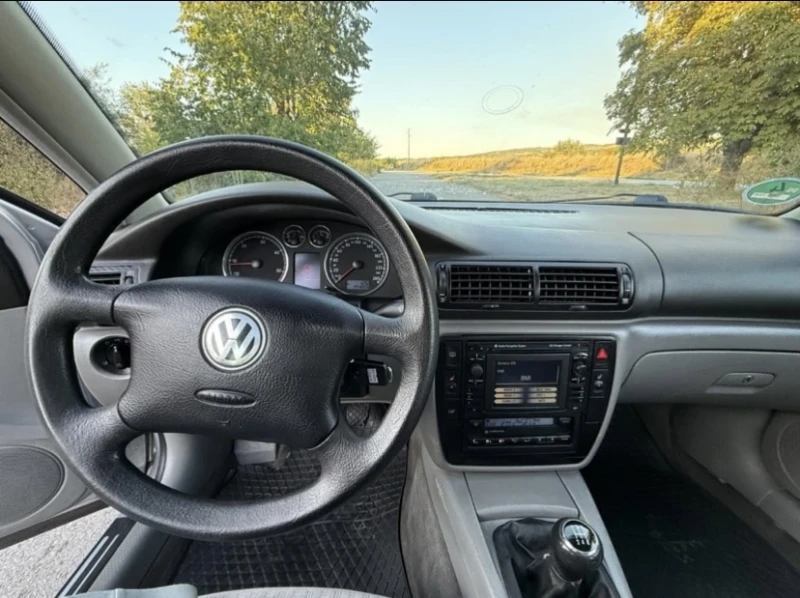 VW Passat 1.9TDI, снимка 8 - Автомобили и джипове - 52770770