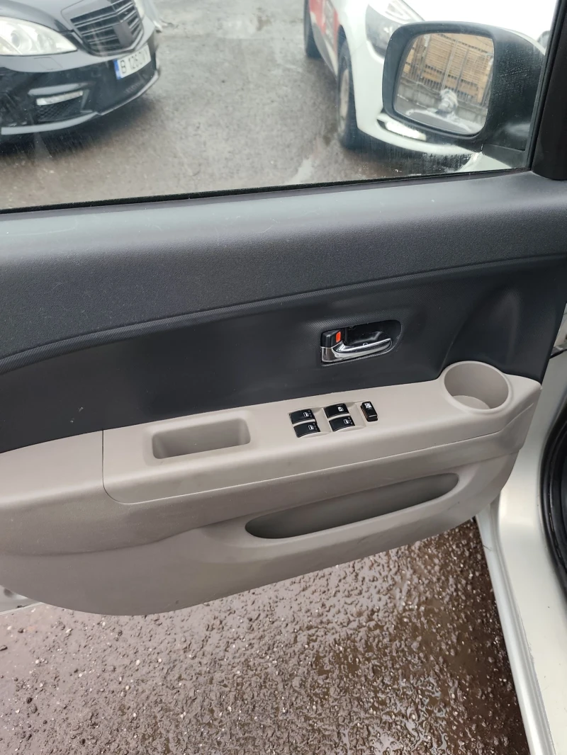 Daihatsu Sirion 1.3 i Автоматик , снимка 5 - Автомобили и джипове - 53204014