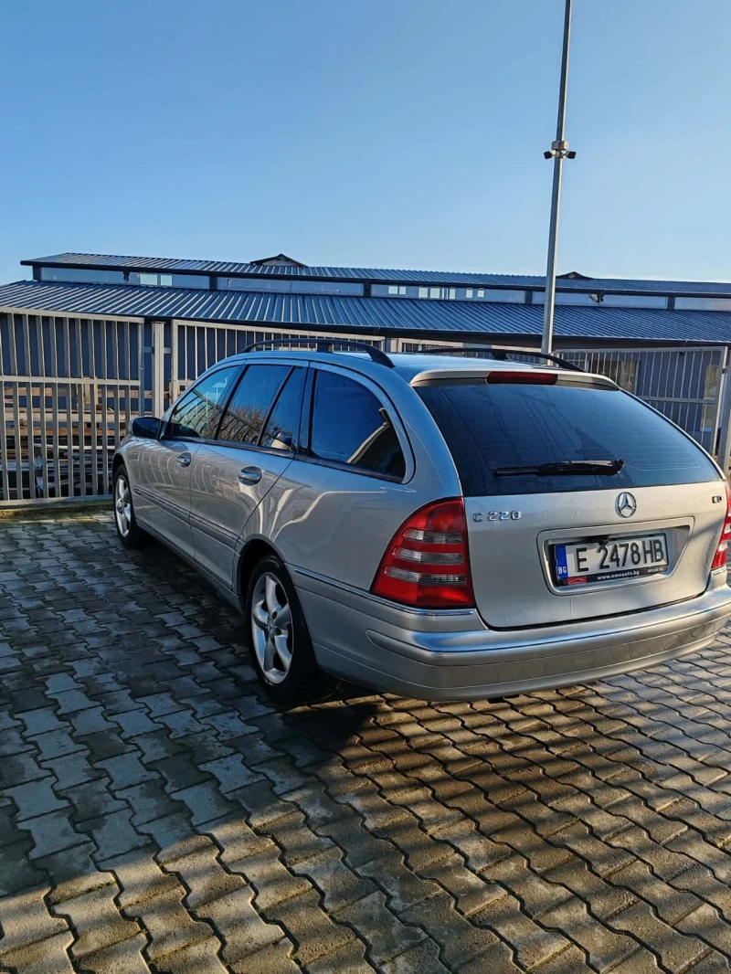 Mercedes-Benz C 220, снимка 3 - Автомобили и джипове - 53356025