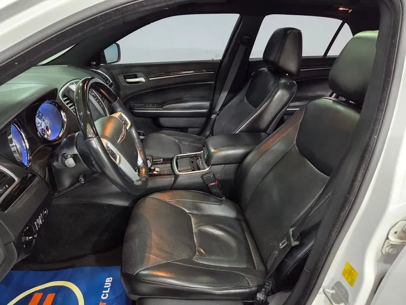 Chrysler 300c, снимка 17 - Автомобили и джипове - 54326082