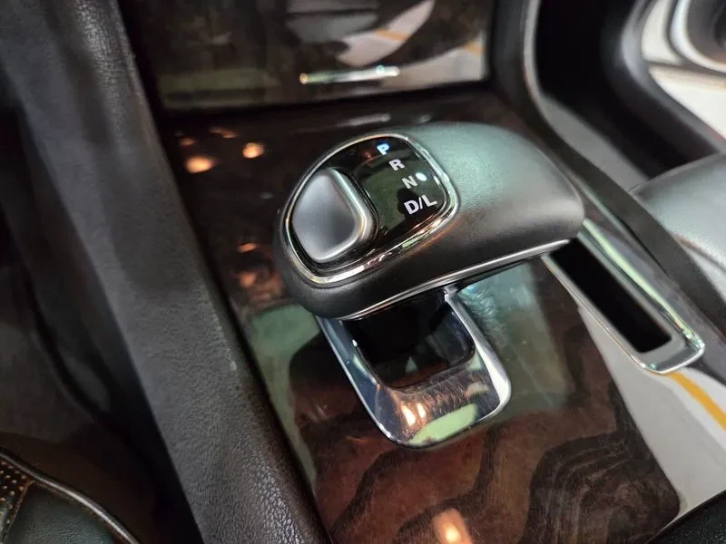 Chrysler 300c, снимка 13 - Автомобили и джипове - 54326082