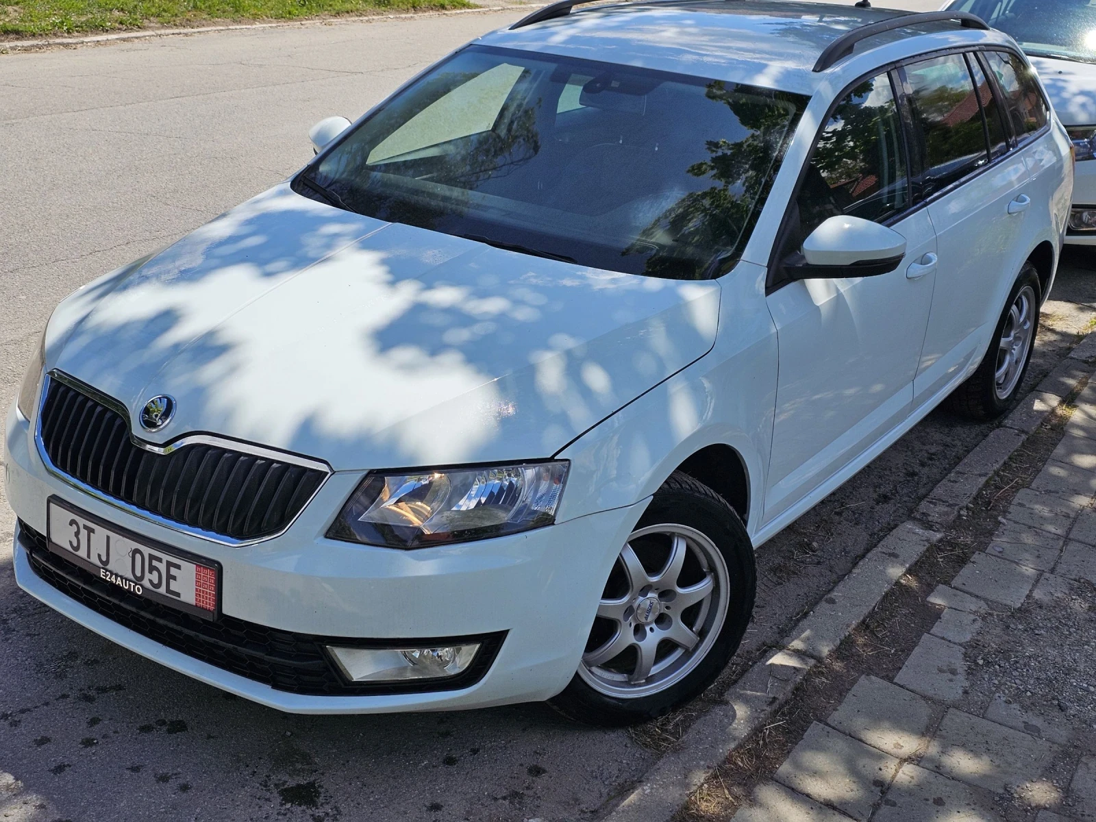 Skoda Octavia 2.0TDI, 4x4, НАВИ, снимка 1