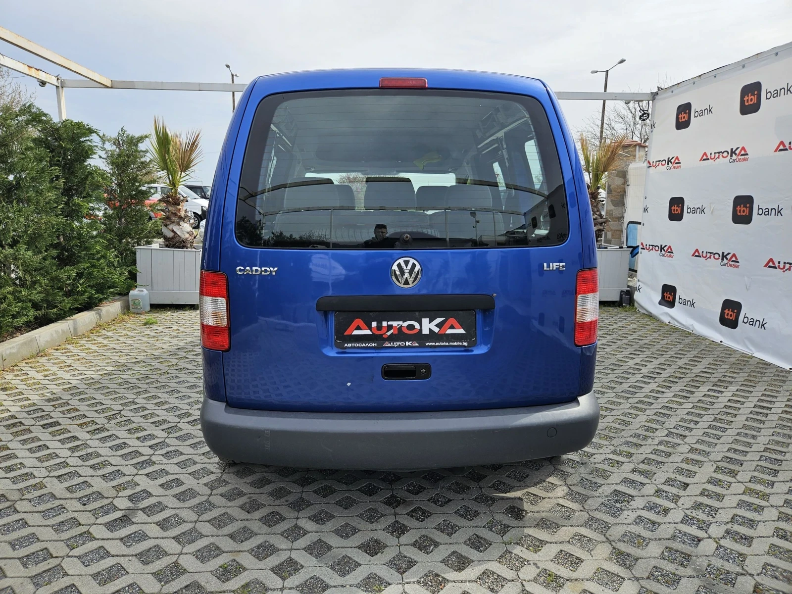VW Caddy LIFE= 1.4i-75кс= 7МЕСТА= КЛИМАТИК= НАВИГАЦИЯ - изображение 4