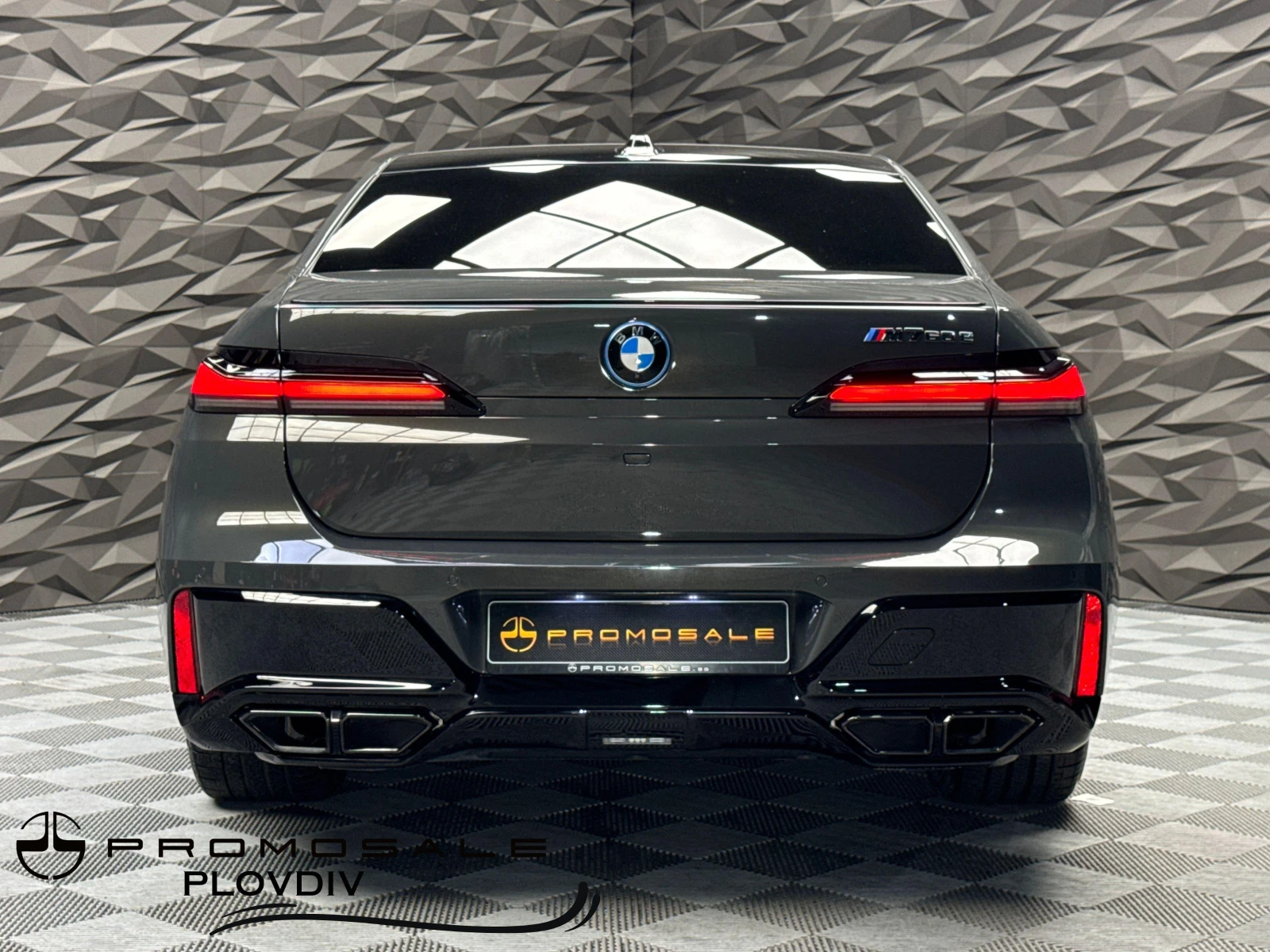 BMW 760 M* E* xDrive* TV* Pano* Camera* B&W - изображение 4