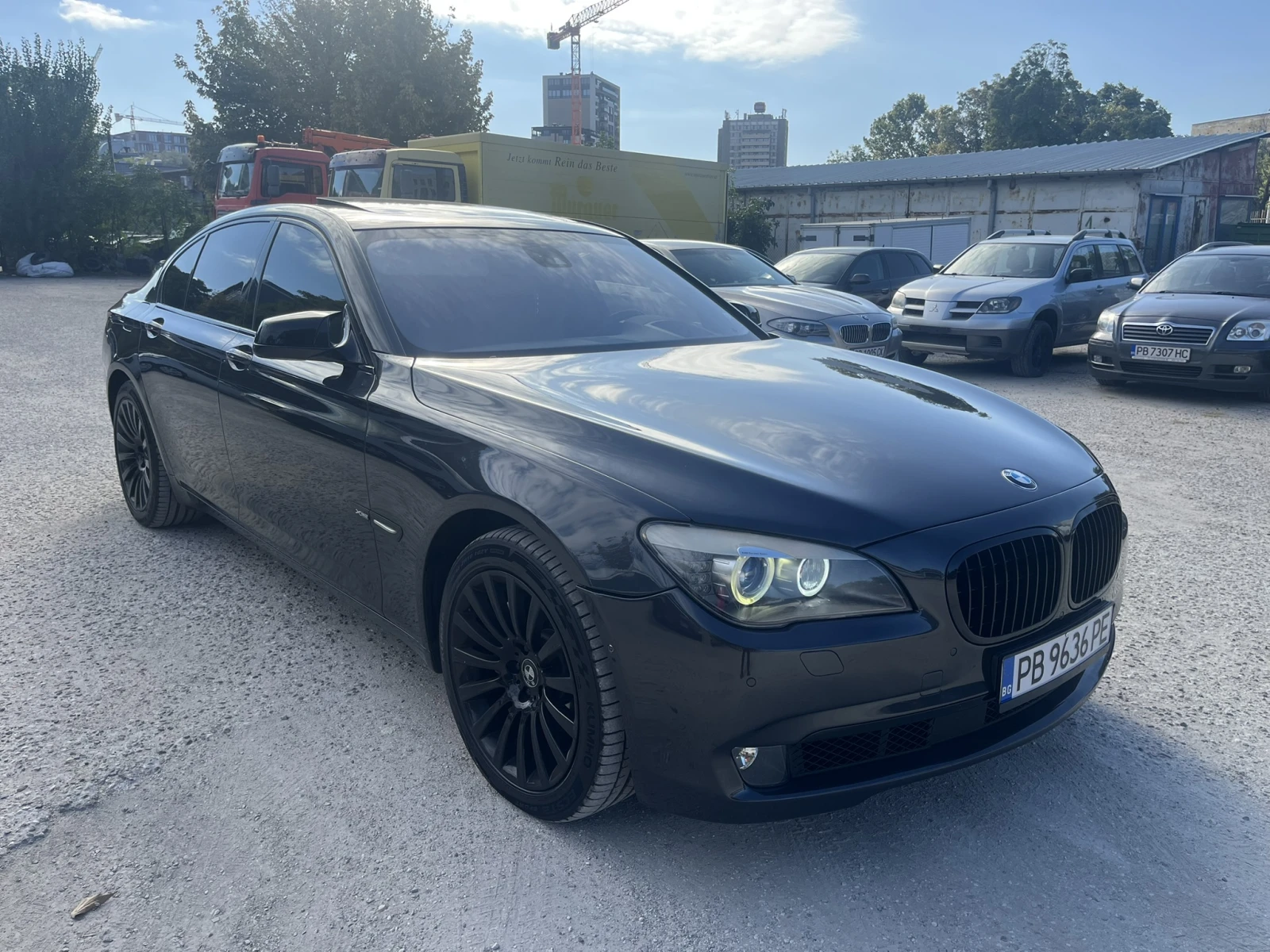 BMW 740  - изображение 8