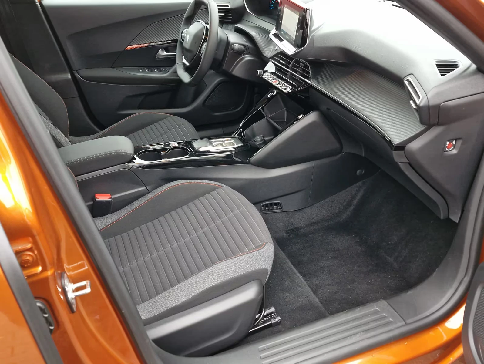 Peugeot 2008 ACTIVE-PACK/136HP/CAM/LED/NAVI/L.ASSIST/KLESS/637g - изображение 10