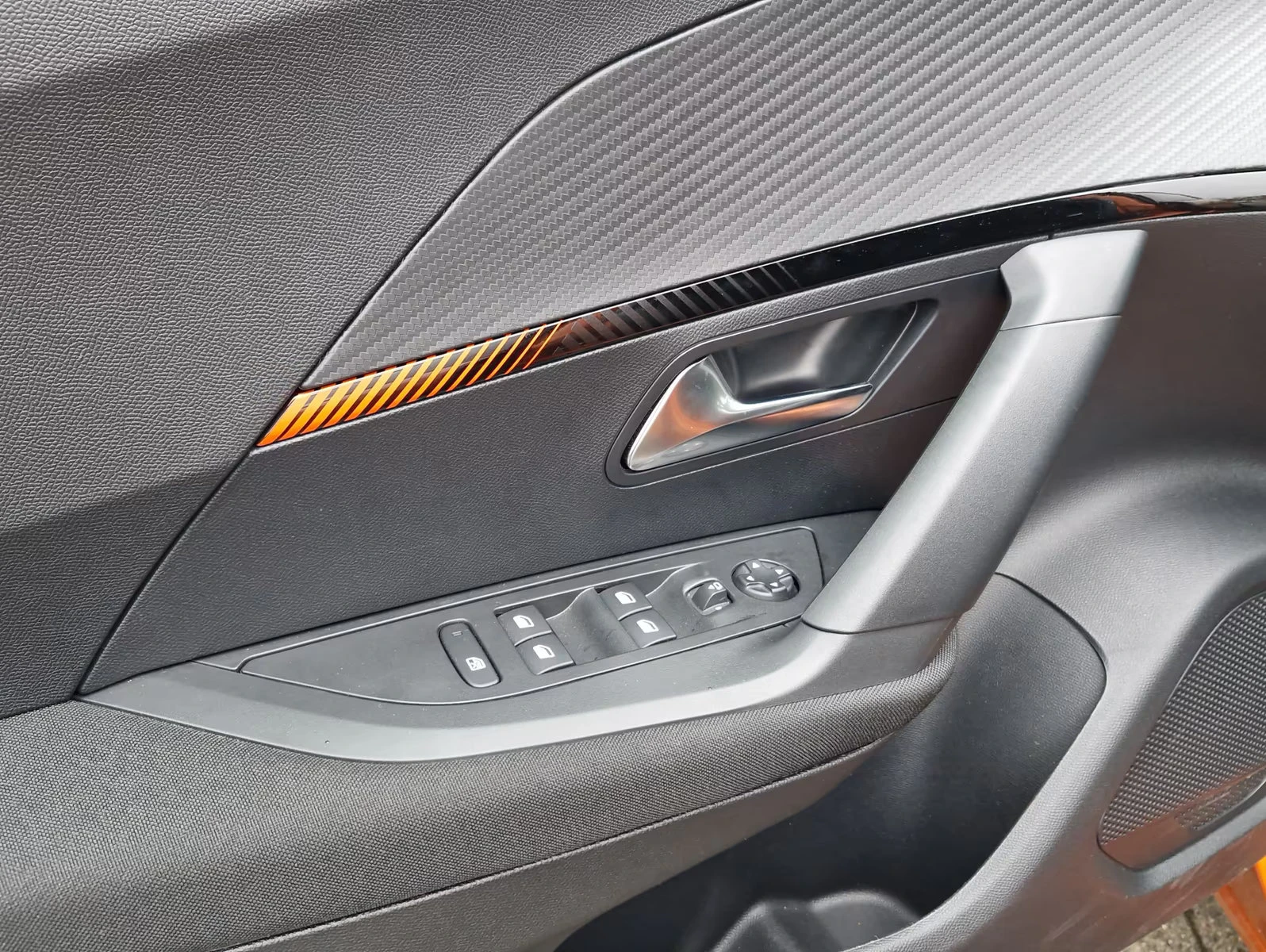 Peugeot 2008 ACTIVE-PACK/136HP/CAM/LED/NAVI/L.ASSIST/KLESS/637g - изображение 9