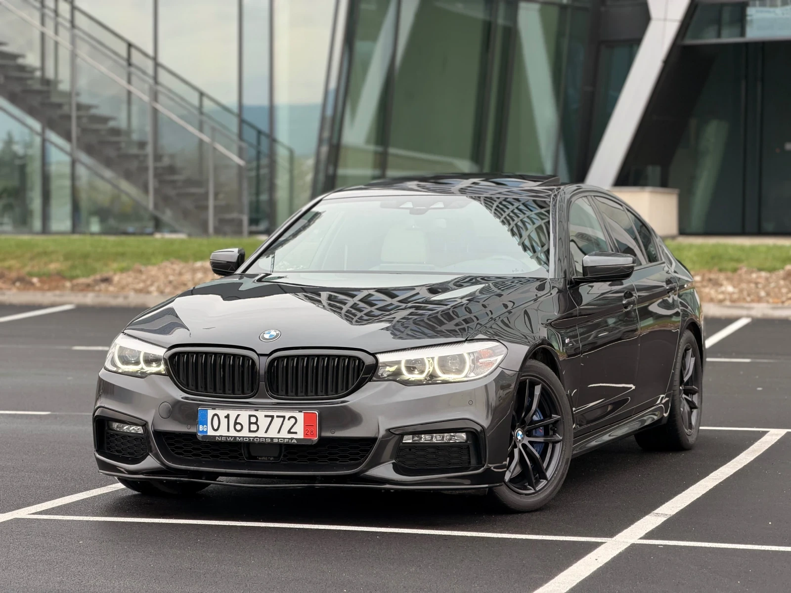 BMW 540 540I M-sport-FullЛизинг през Уникредит 