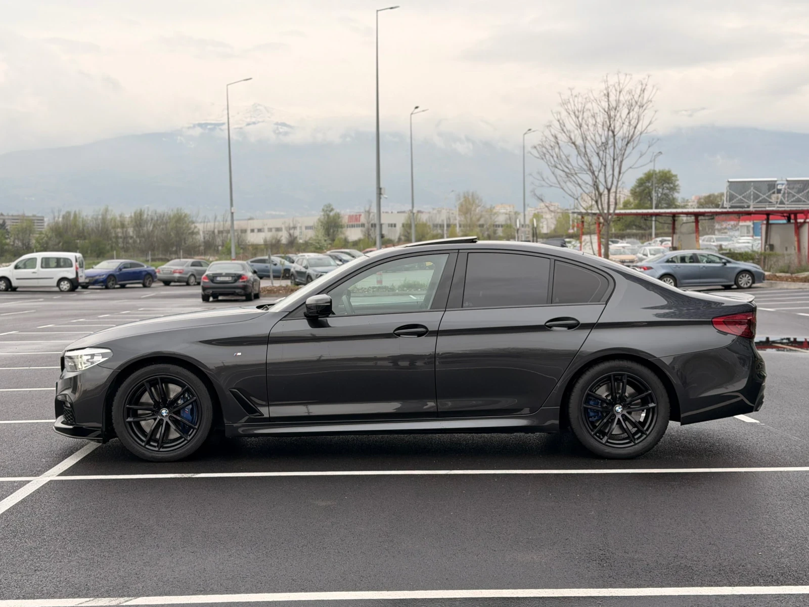 BMW 540 540I M-sport-FullЛизинг през Уникредит , снимка 4 - Автомобили и джипове - 53655202