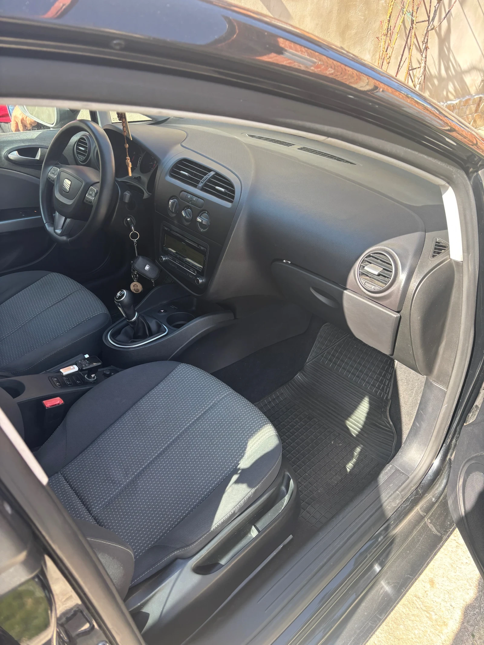 Seat Leon, снимка 5 - Автомобили и джипове - 53839204