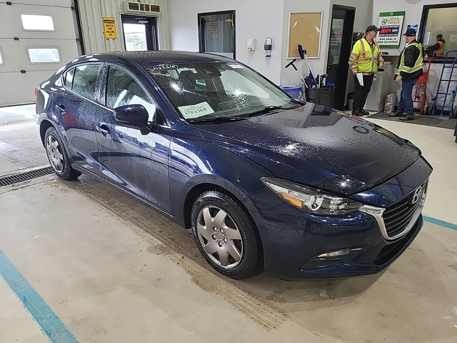 Mazda 3 * * CARFAX * * АВТО КРЕДИТ * * , снимка 2 - Автомобили и джипове - 54038141