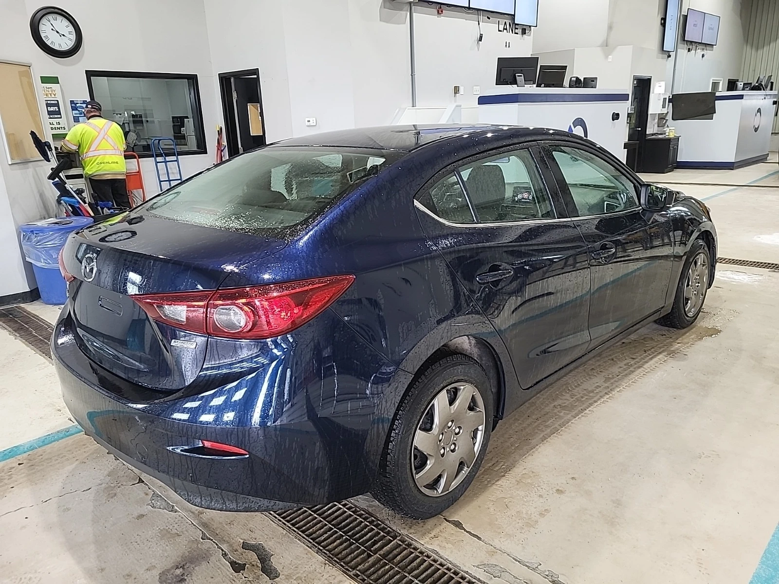 Mazda 3 * * CARFAX * * АВТО КРЕДИТ * * , снимка 3 - Автомобили и джипове - 54038141