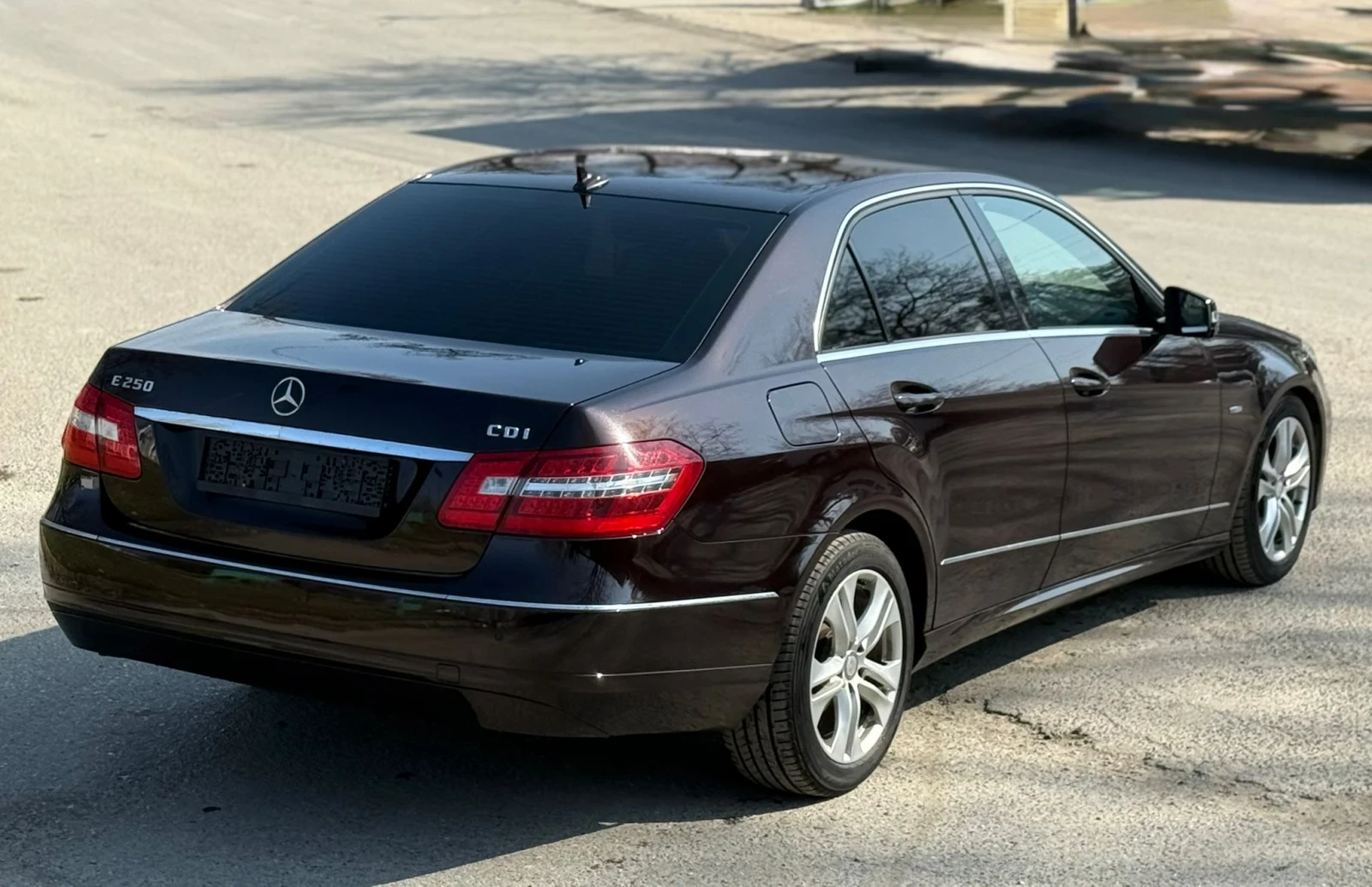 Mercedes-Benz E 250 CDI Avantgarde , снимка 3 - Автомобили и джипове - 54128002