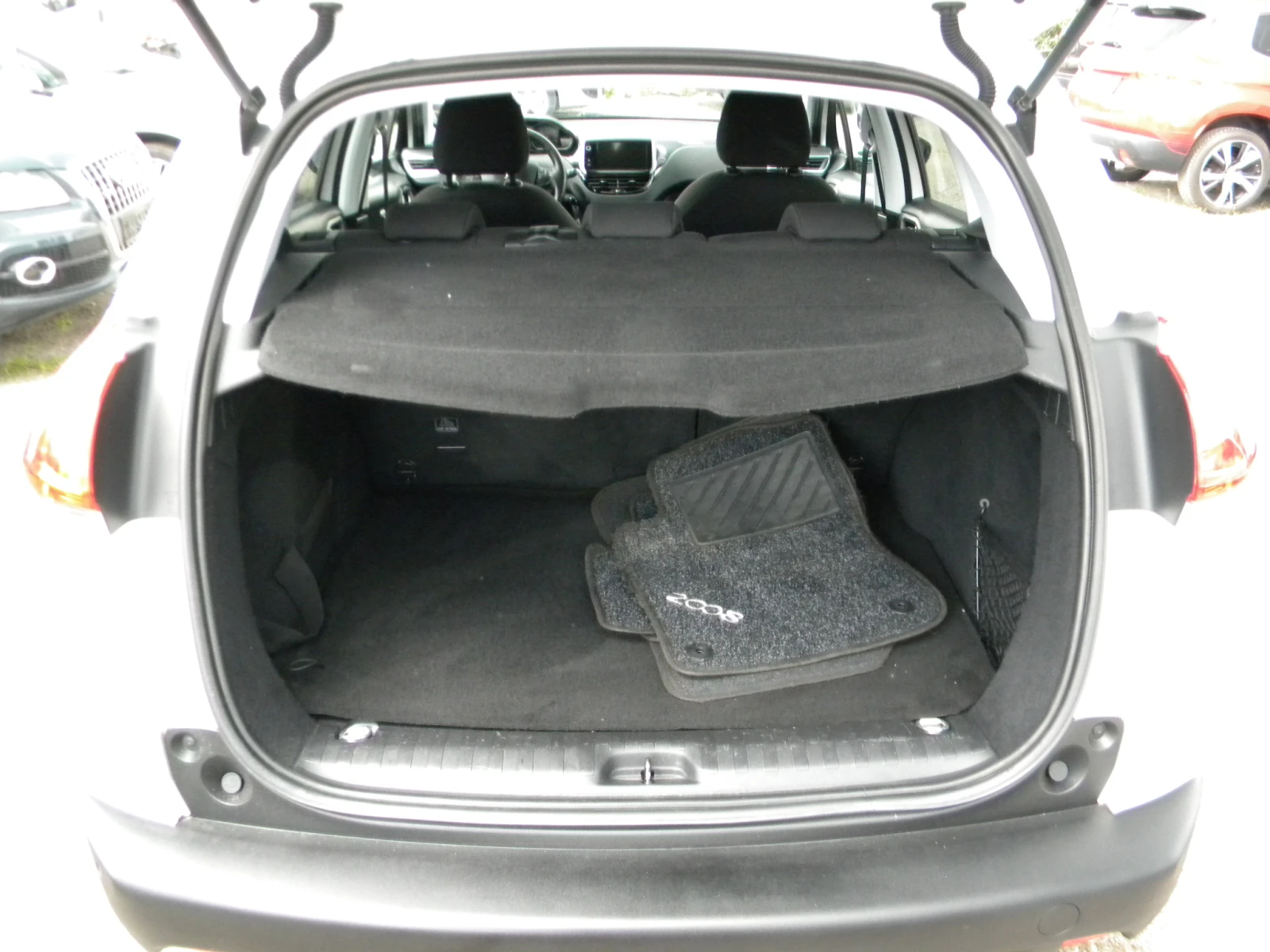 Peugeot 2008 1.6-BLUE* HDI* EURO-6B* , снимка 8 - Автомобили и джипове - 54701039