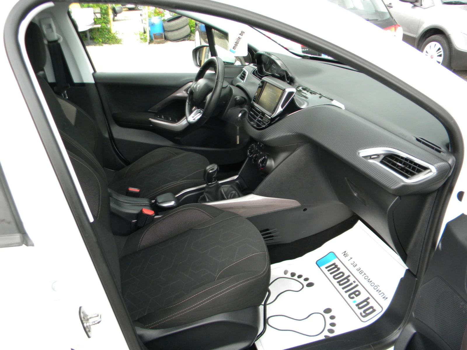 Peugeot 2008 1.6-BLUE* HDI* EURO-6B* , снимка 12 - Автомобили и джипове - 54701039
