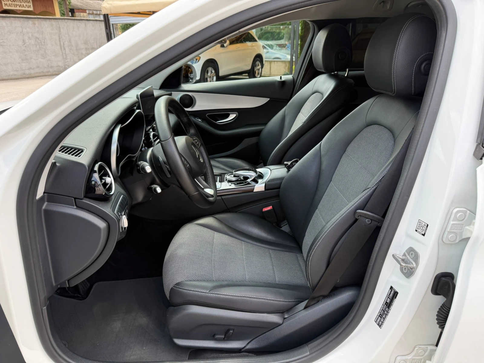 Mercedes-Benz C 220 d AMG 4-MATIC 9G-TRONIC !!! 100% РЕАЛНИ КИЛОМЕТРИ , снимка 9 - Автомобили и джипове - 54788259