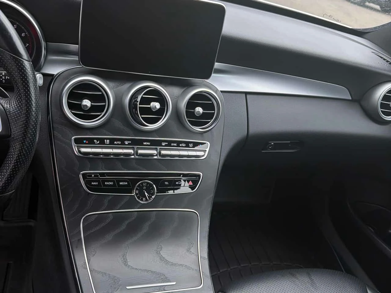 Mercedes-Benz C 300 4MATIC | CARFAX | БЕЗ ПЪРВОНАЧАЛНА ВНОСКА, снимка 10 - Автомобили и джипове - 55054195