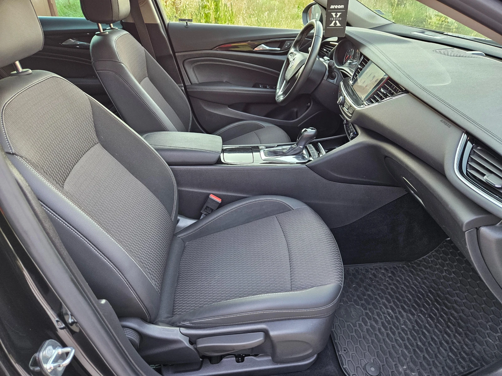 Opel Insignia 2.0D Automatik 170кс, снимка 10 - Автомобили и джипове - 55066369