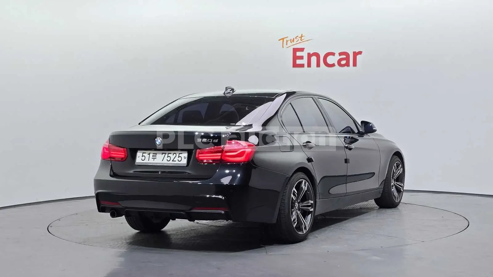 BMW 320 M SPORT + HEAD UP/360/PANO/FULL, снимка 2 - Автомобили и джипове - 55132767