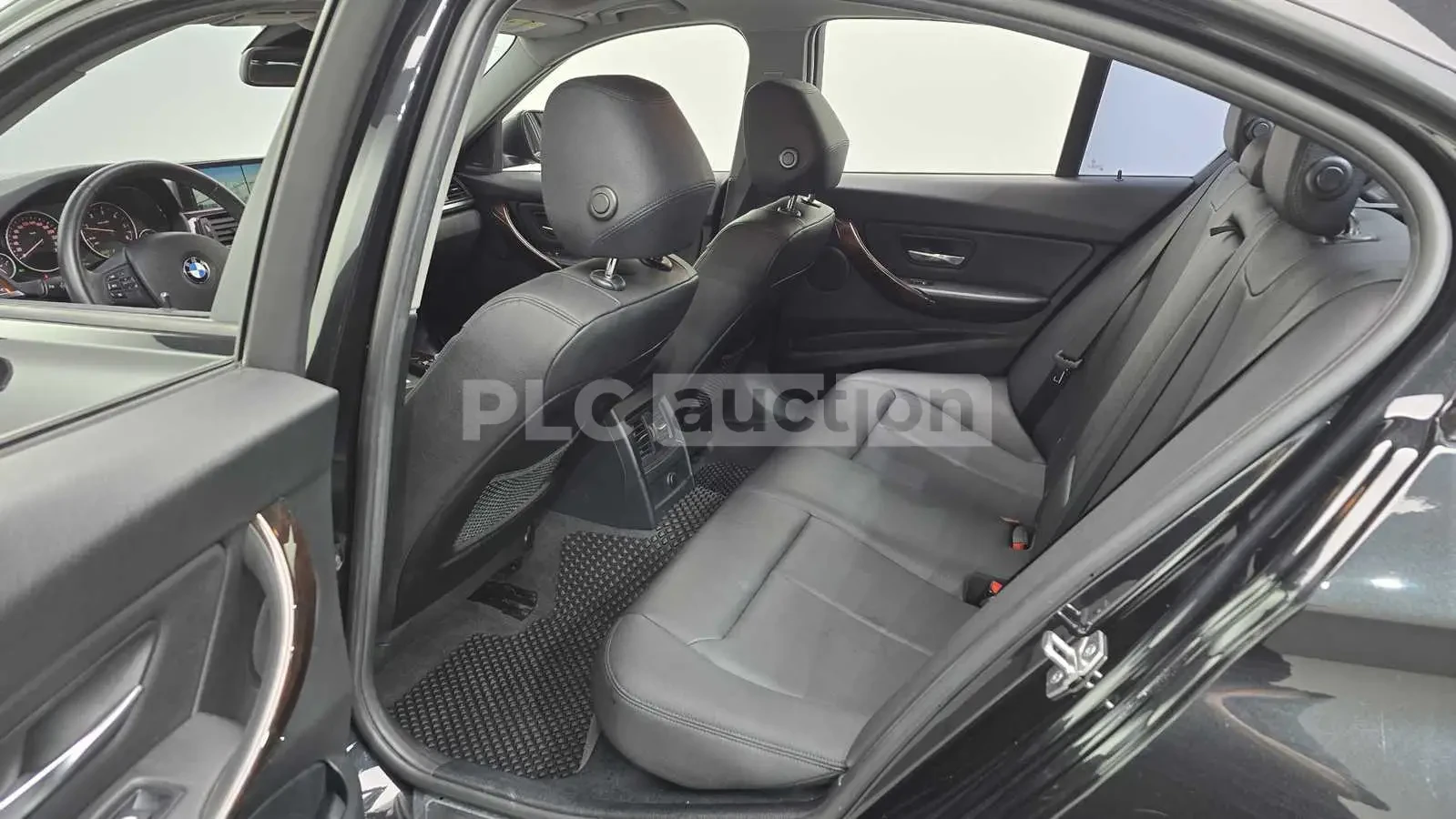 BMW 320 M SPORT + HEAD UP/360/PANO/FULL, снимка 10 - Автомобили и джипове - 55132767